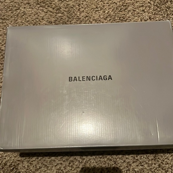 Balenciaga Track LED sneakers - Picture 9 of 9